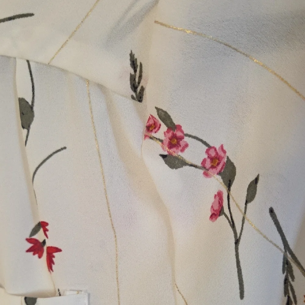 White Floral Gold Stripe Zipper Blouse With Pockets - Picture 6 of 7